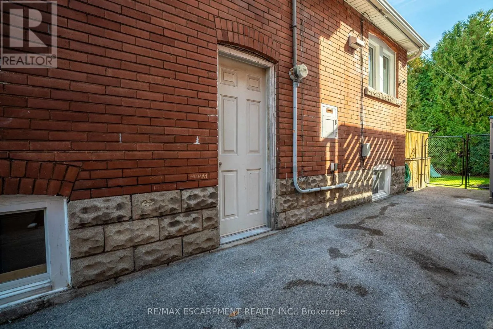 73 KENILWORTH AVENUE S