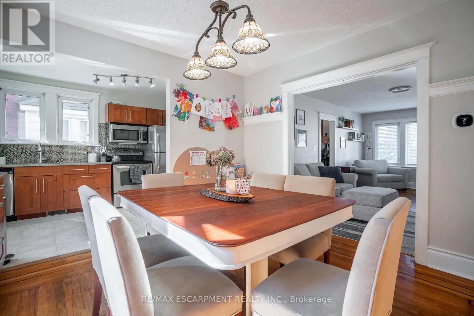 73 KENILWORTH AVENUE S