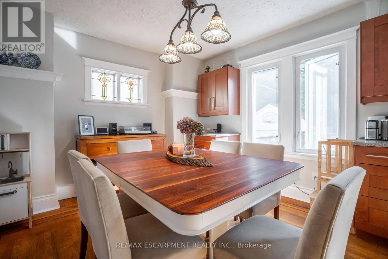 73 KENILWORTH AVENUE S