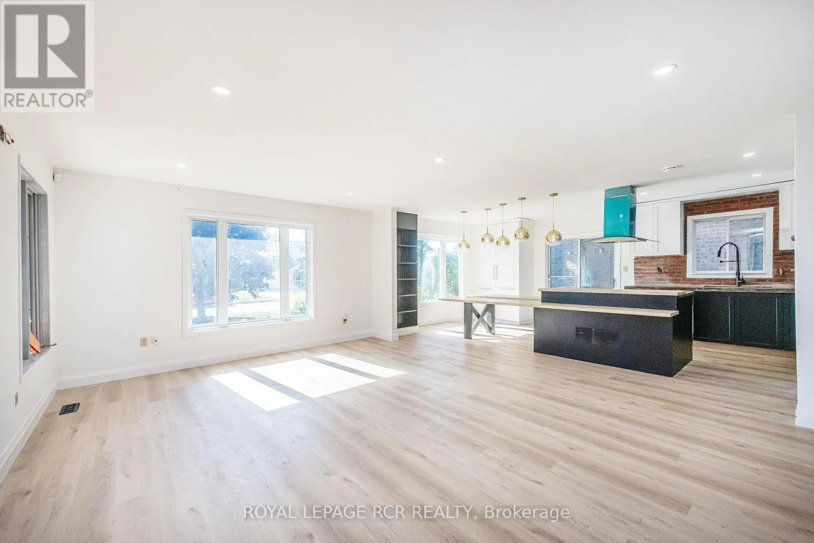 34 WILSON CRESCENT