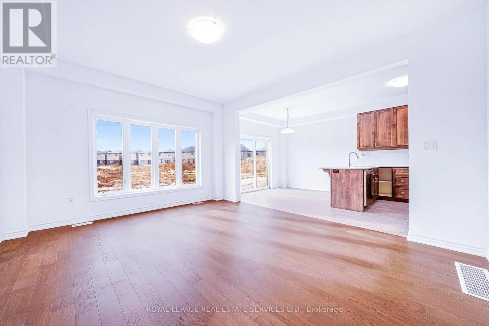 12 ELKINGTON LANE