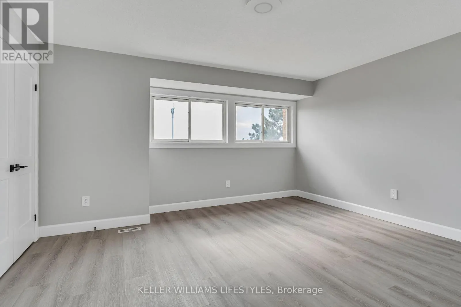 182 - 700 OSGOODE DRIVE, #182