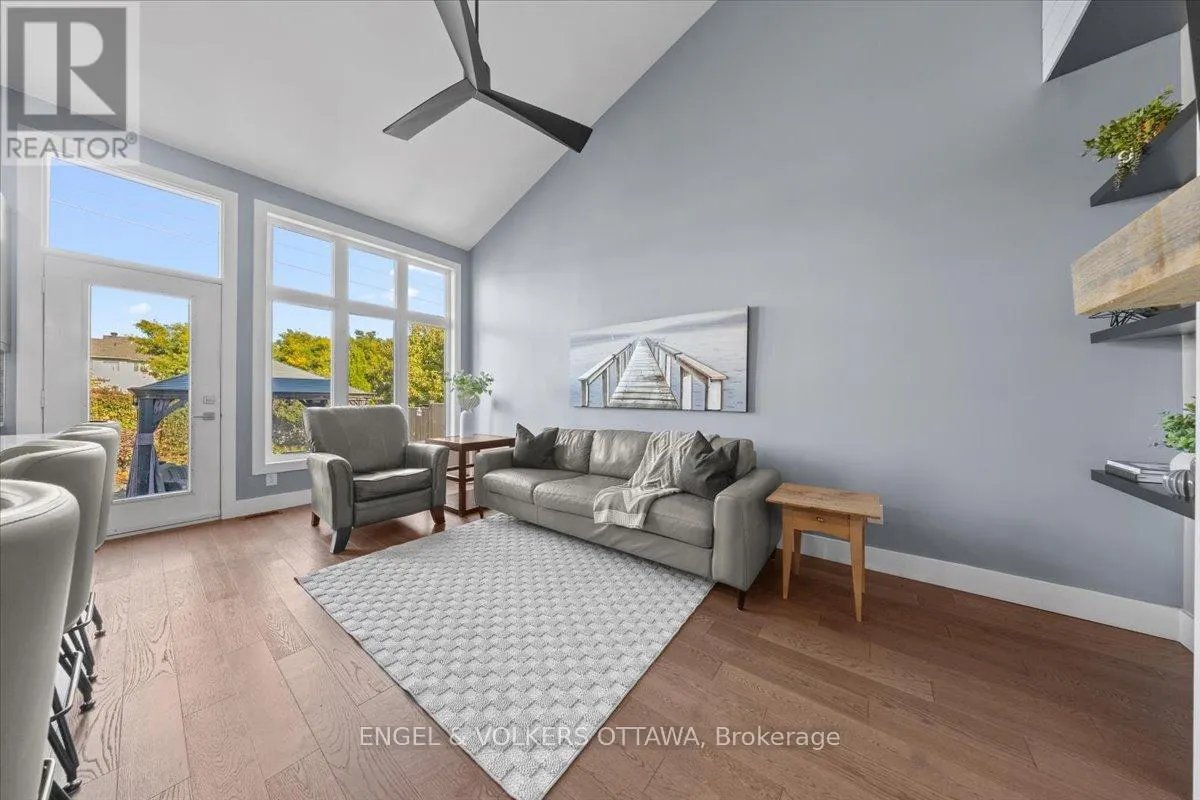 1003 MARKWICK CRESCENT