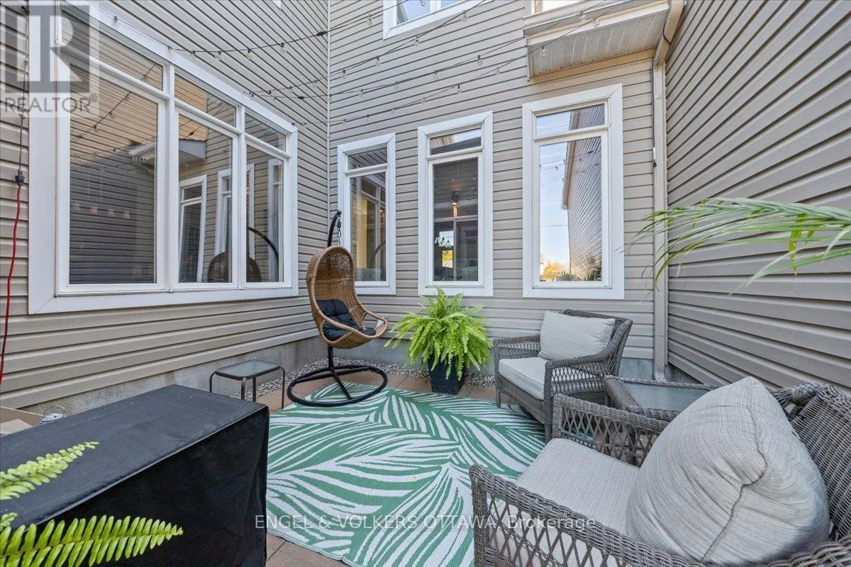 1003 MARKWICK CRESCENT