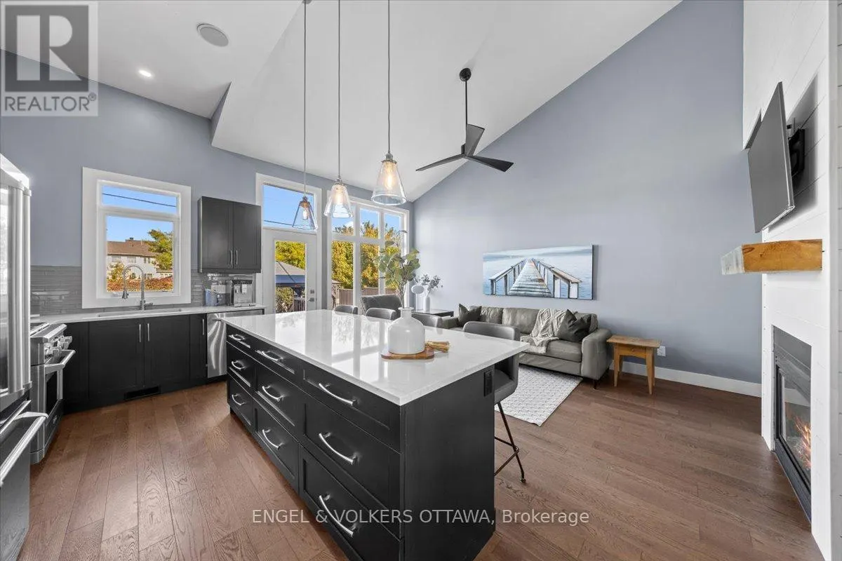 1003 MARKWICK CRESCENT
