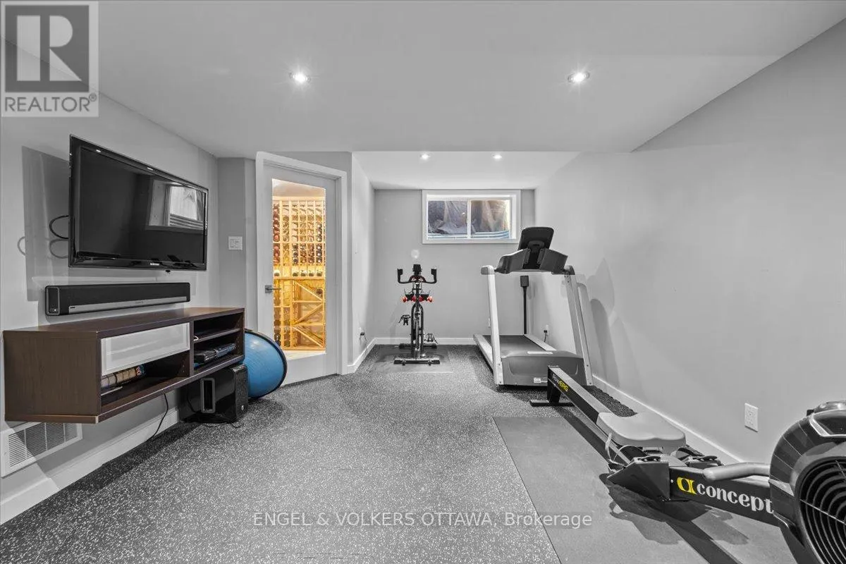 1003 MARKWICK CRESCENT
