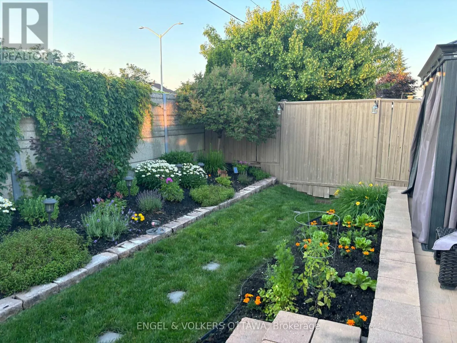 1003 MARKWICK CRESCENT