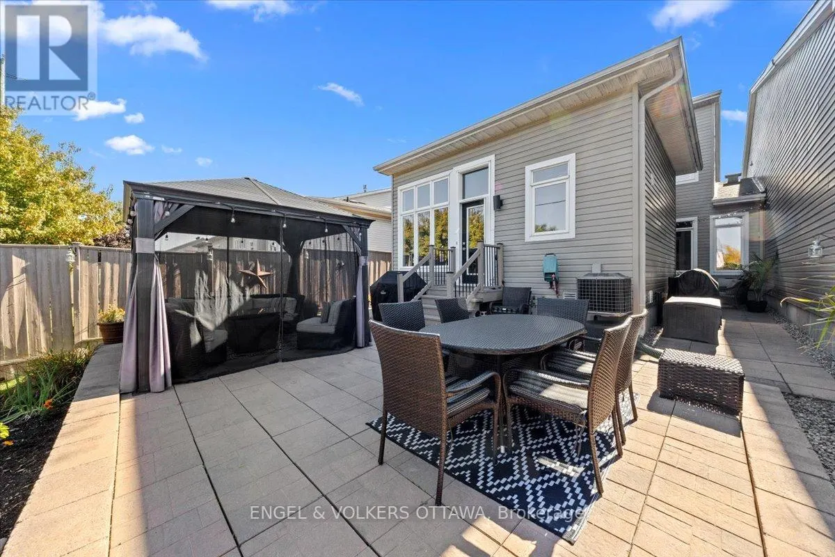 1003 MARKWICK CRESCENT