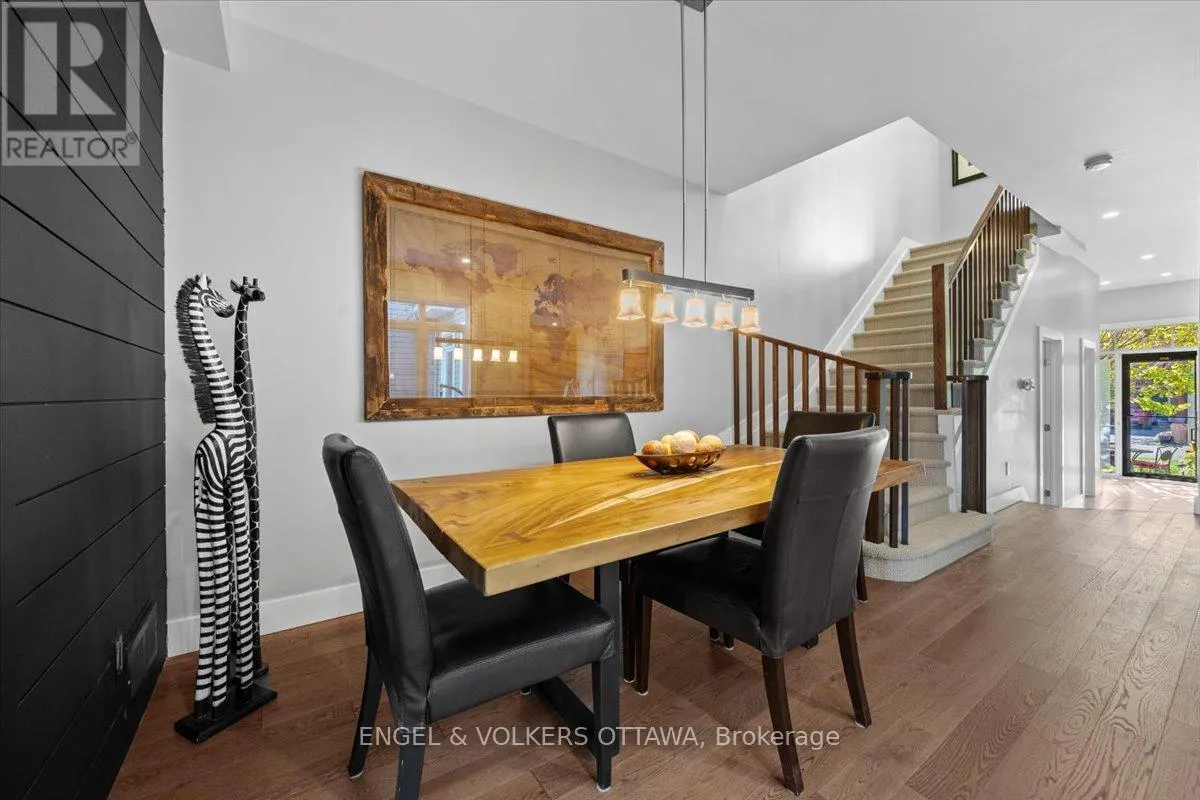 1003 MARKWICK CRESCENT