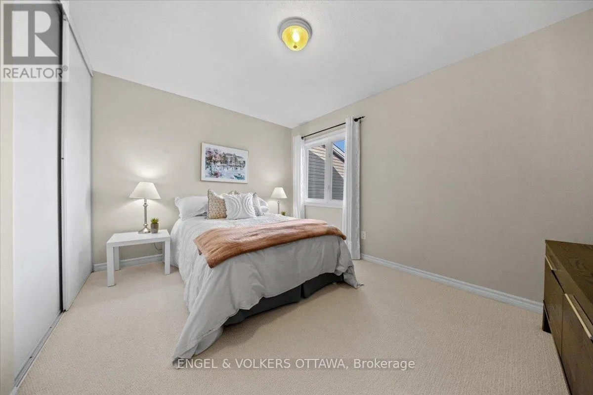 1003 MARKWICK CRESCENT