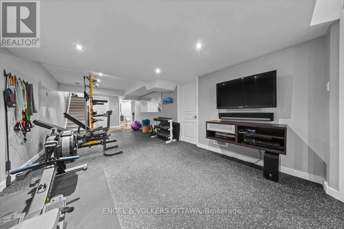 1003 MARKWICK CRESCENT