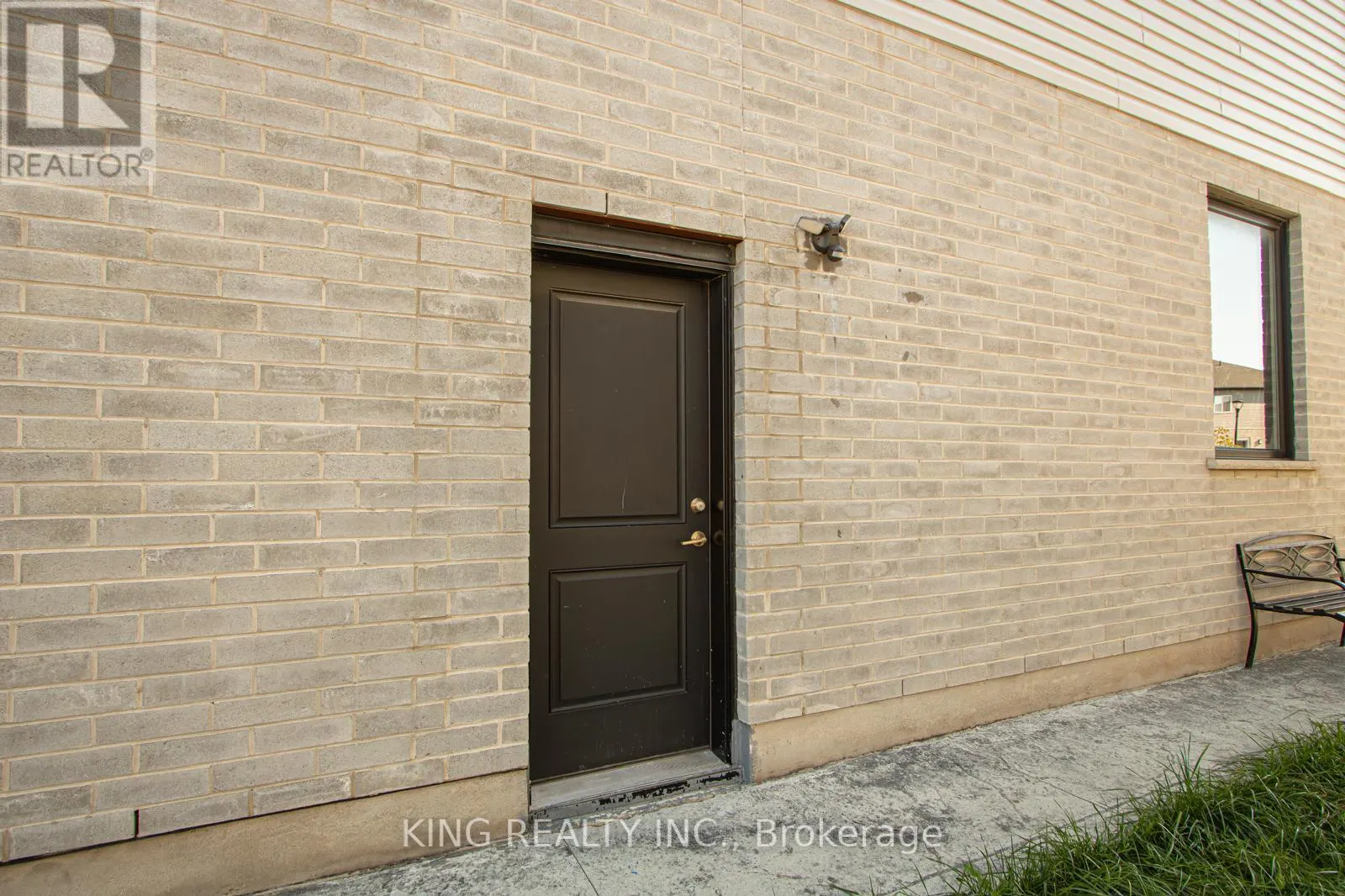 2880 DOYLE DRIVE