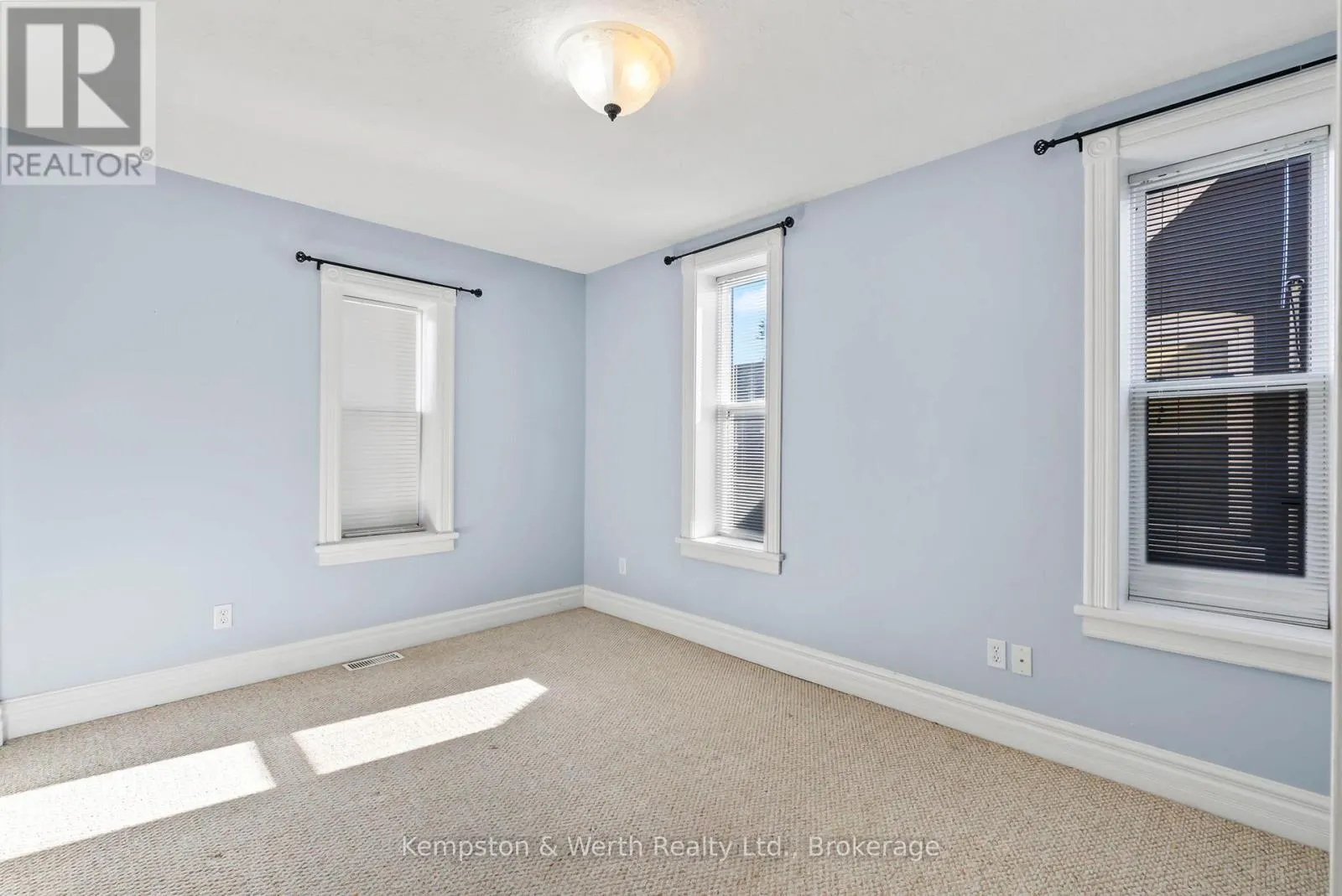 439 MAIN STREET W