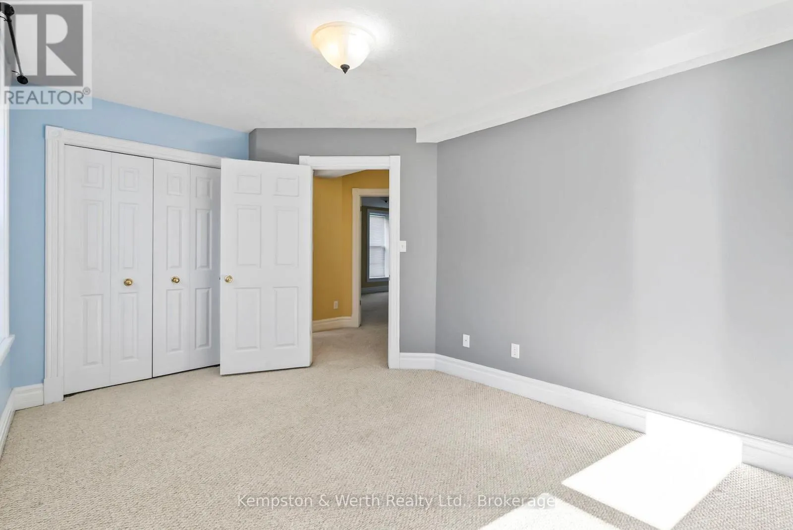 439 MAIN STREET W