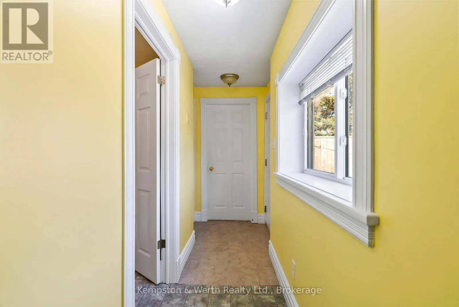 439 MAIN STREET W