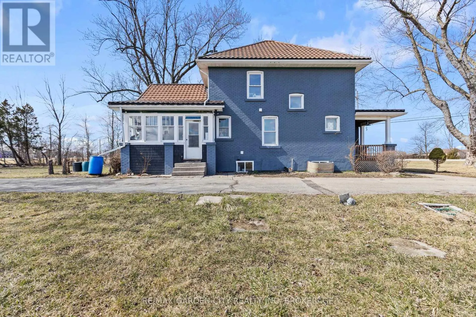 997 NIAGARA STONE ROAD