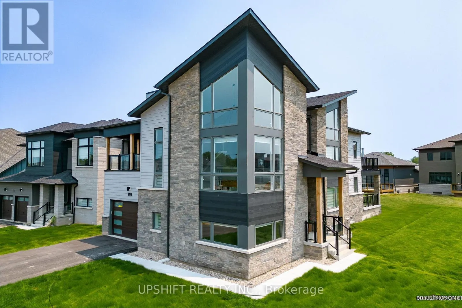 141 SPRINGSIDE CRESCENT