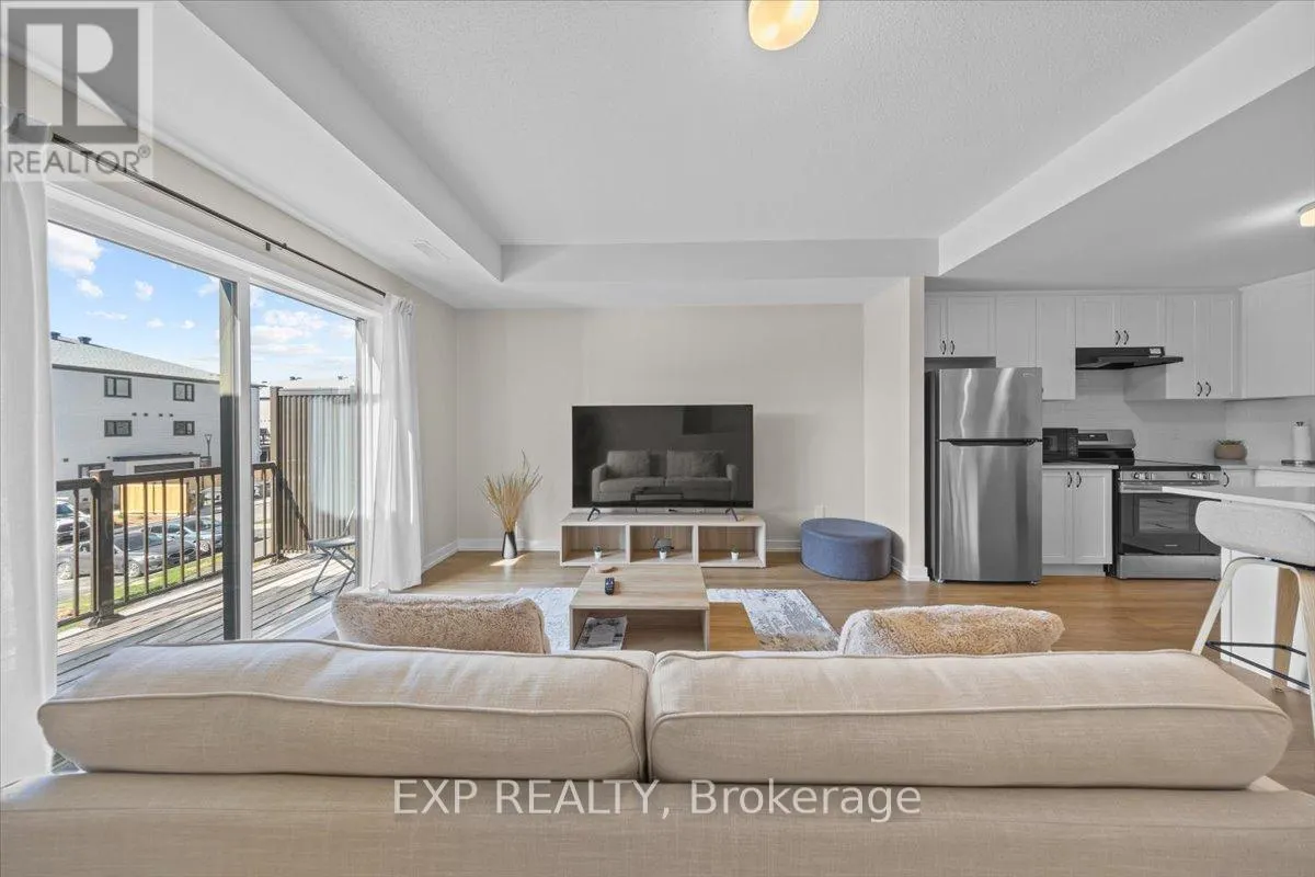 561 ENTOURAGE PRIVATE