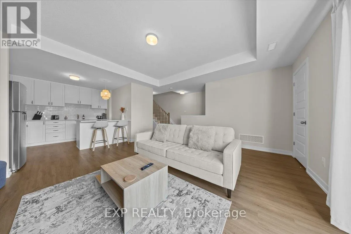 561 ENTOURAGE PRIVATE