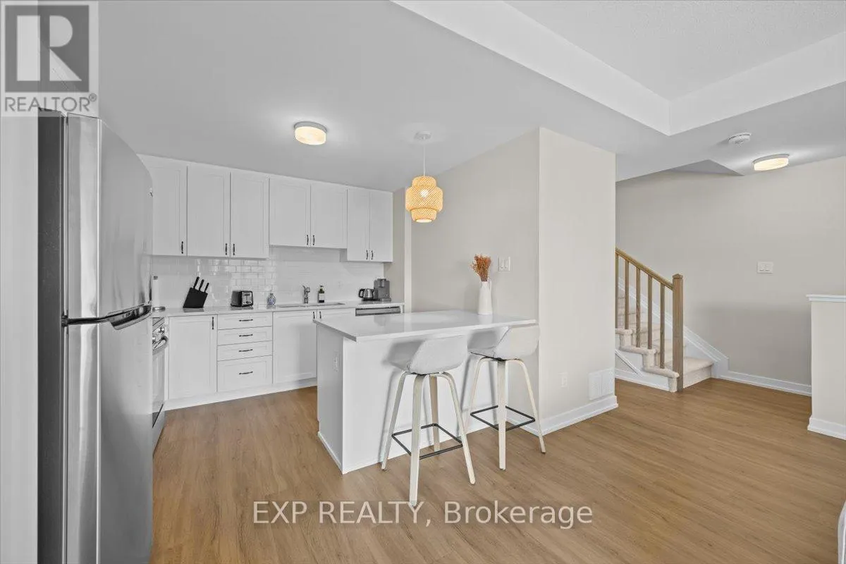 561 ENTOURAGE PRIVATE