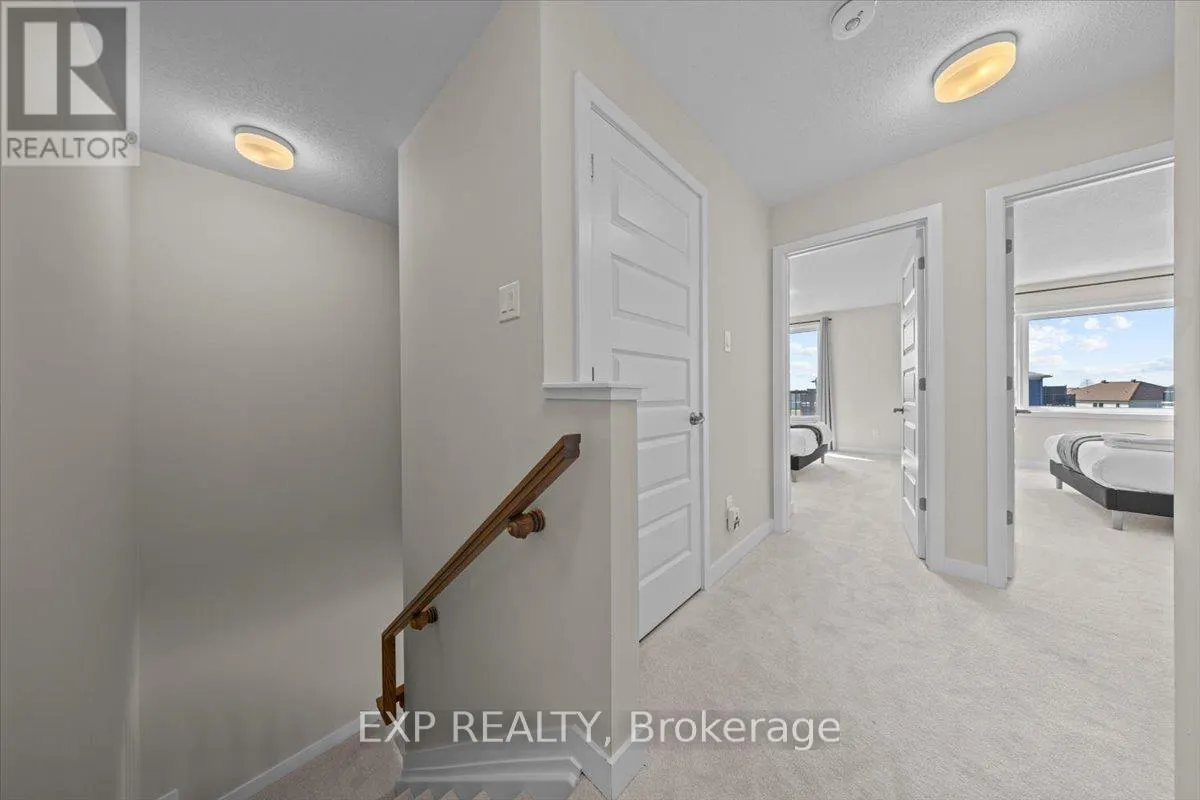 561 ENTOURAGE PRIVATE