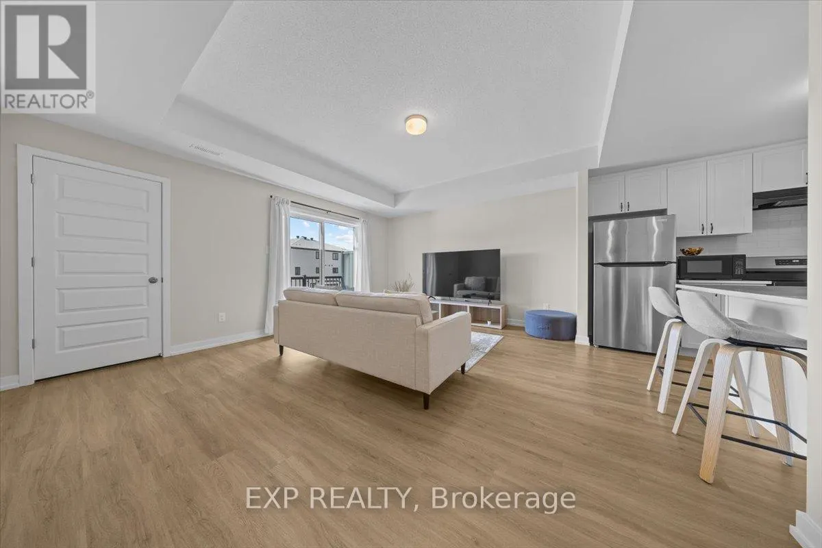 561 ENTOURAGE PRIVATE