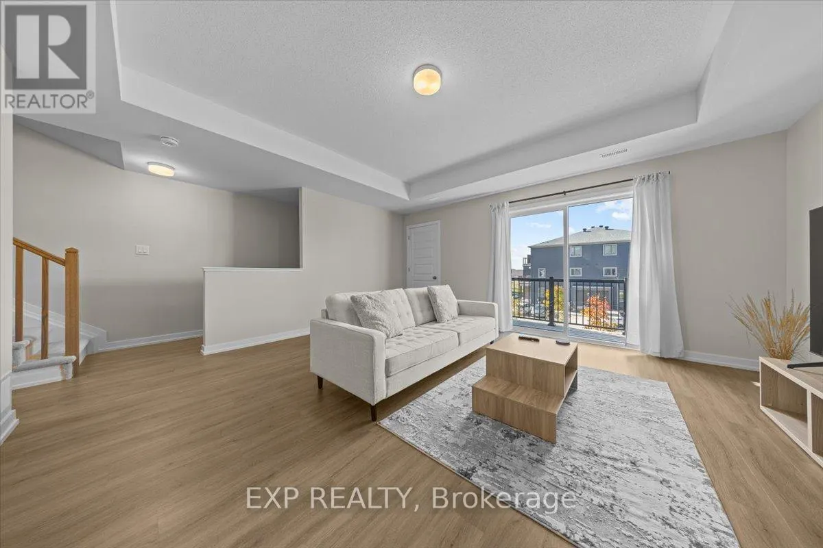 561 ENTOURAGE PRIVATE