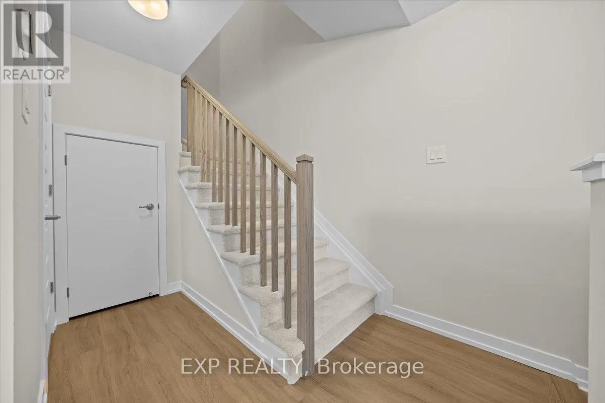 561 ENTOURAGE PRIVATE