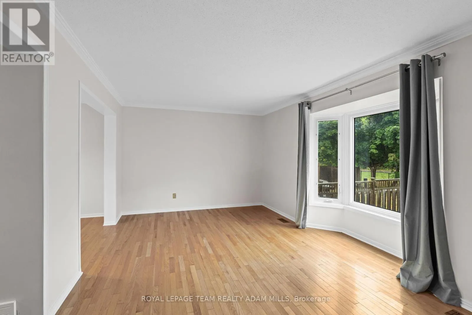 22 FIRESIDE CRESCENT