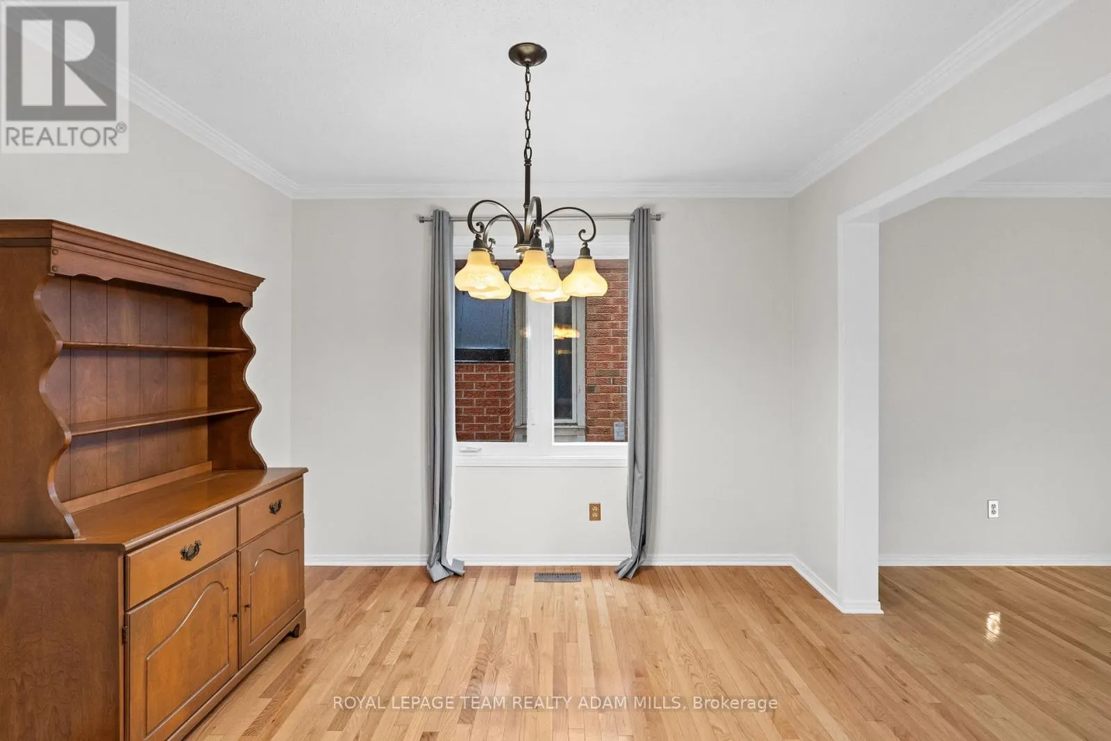 22 FIRESIDE CRESCENT