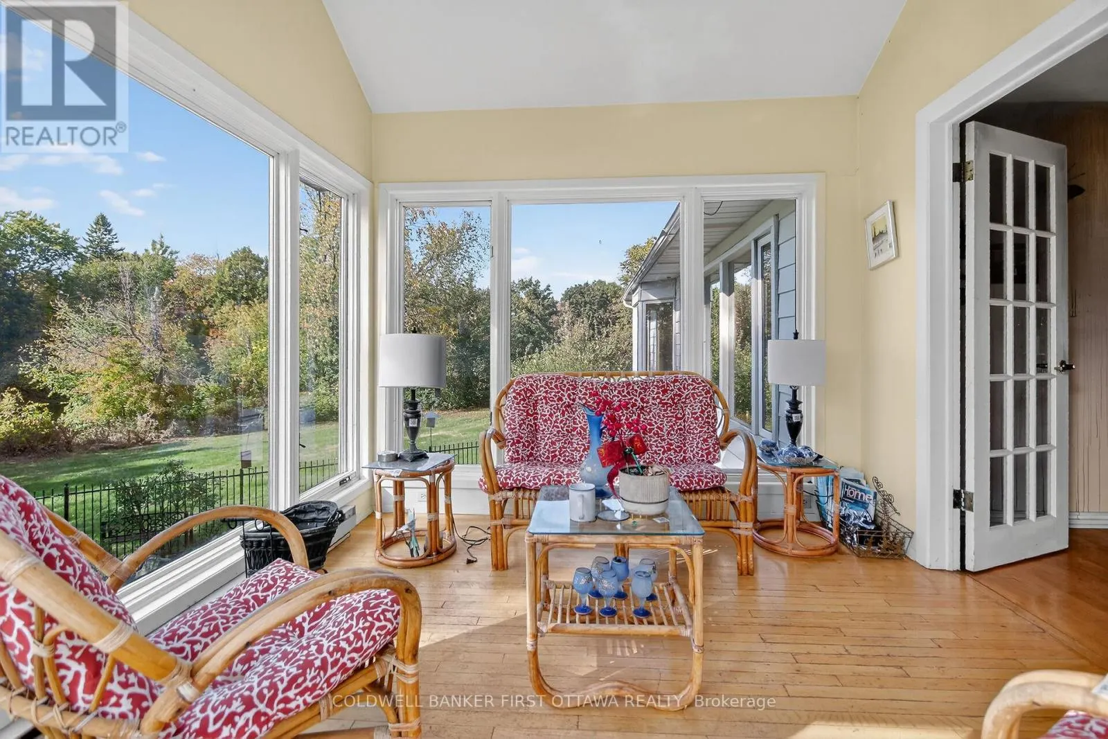 5228 MCLEAN CRESCENT