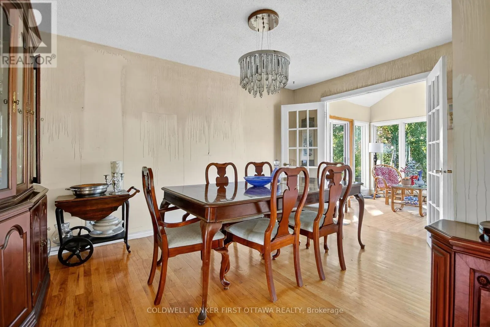 5228 MCLEAN CRESCENT