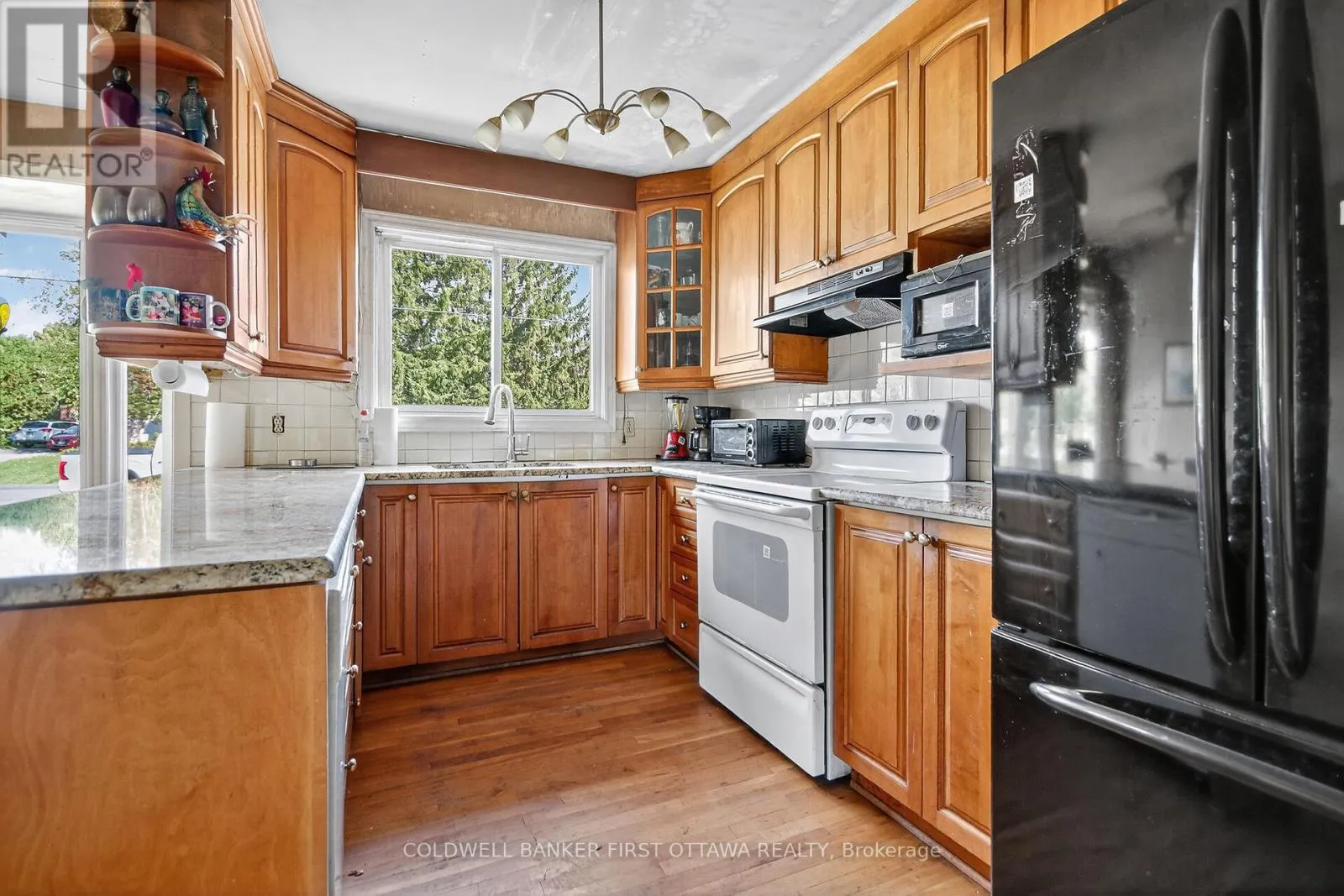 5228 MCLEAN CRESCENT