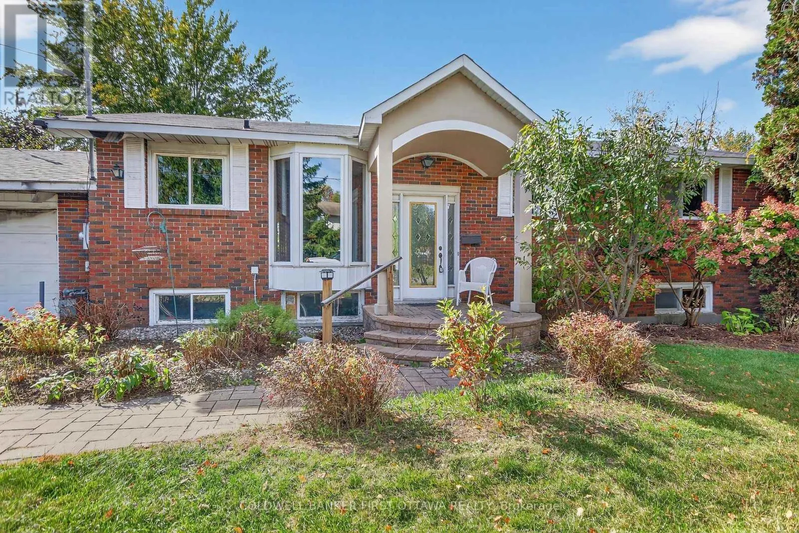 5228 MCLEAN CRESCENT