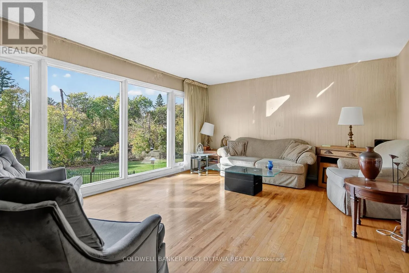 5228 MCLEAN CRESCENT