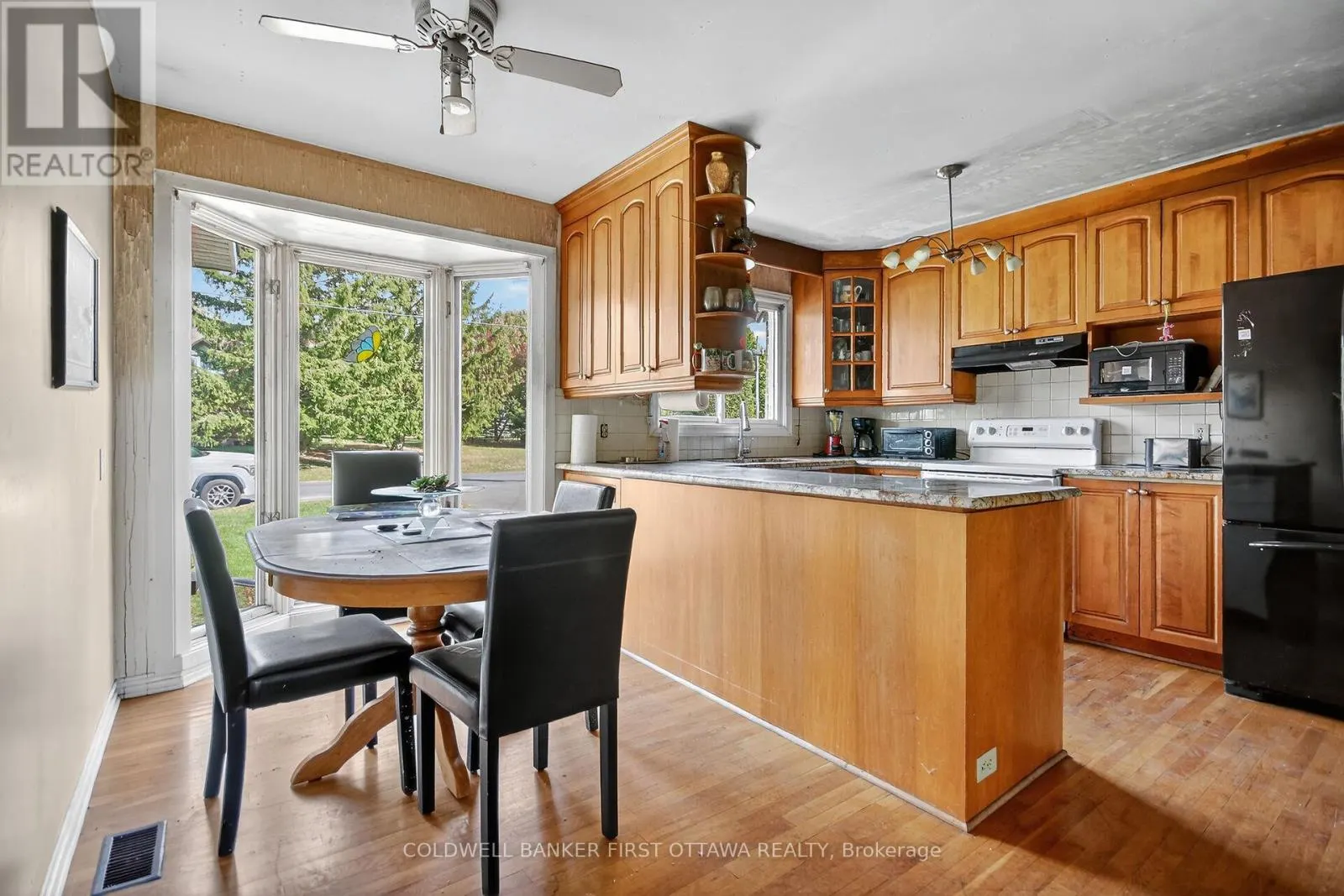 5228 MCLEAN CRESCENT