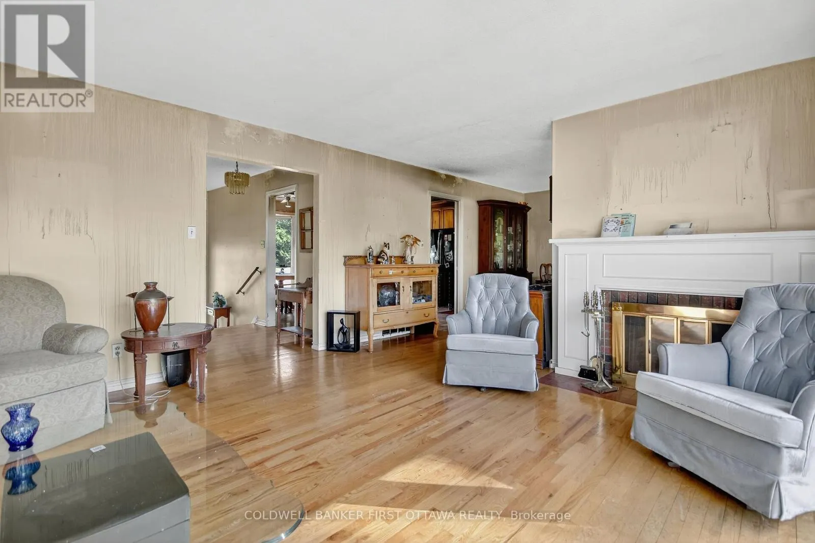 5228 MCLEAN CRESCENT