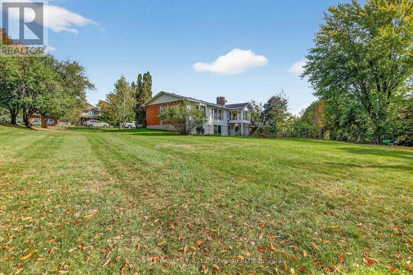 5228 MCLEAN CRESCENT