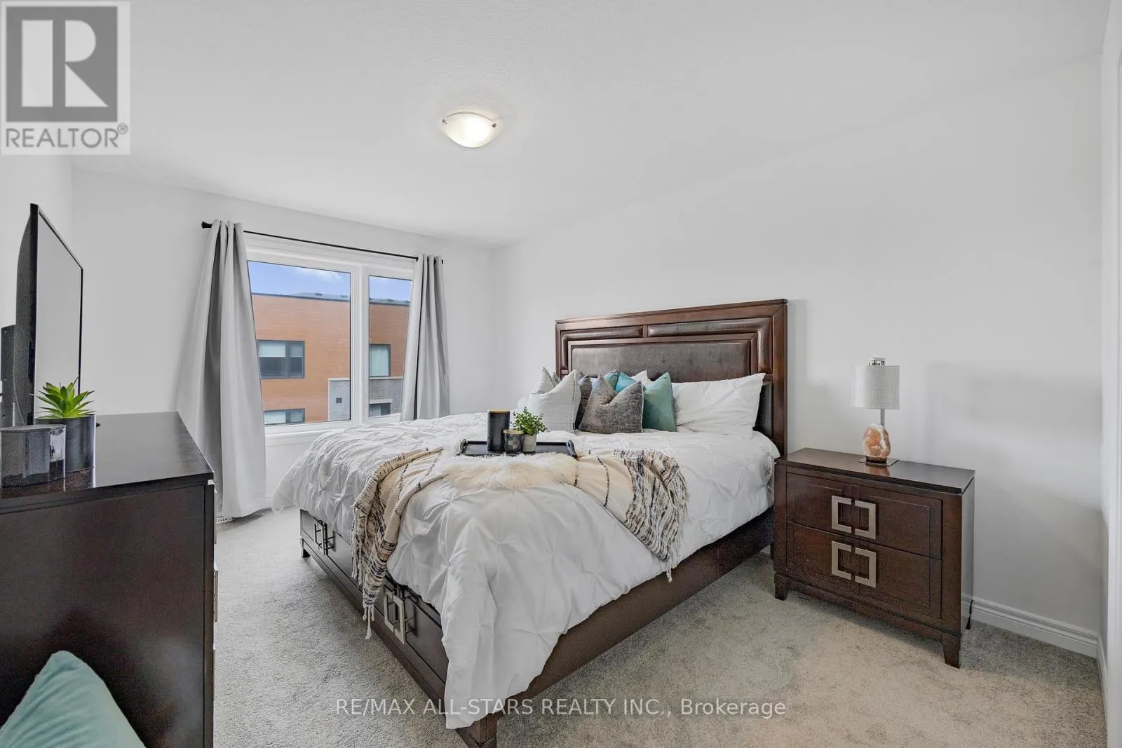 79 DRYDEN LANE
