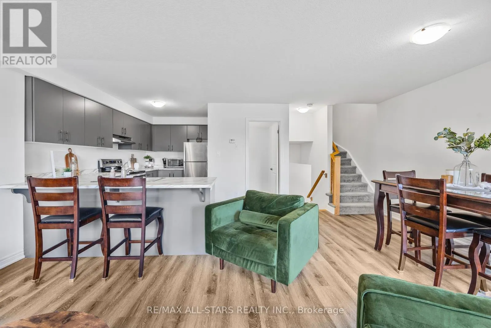 79 DRYDEN LANE
