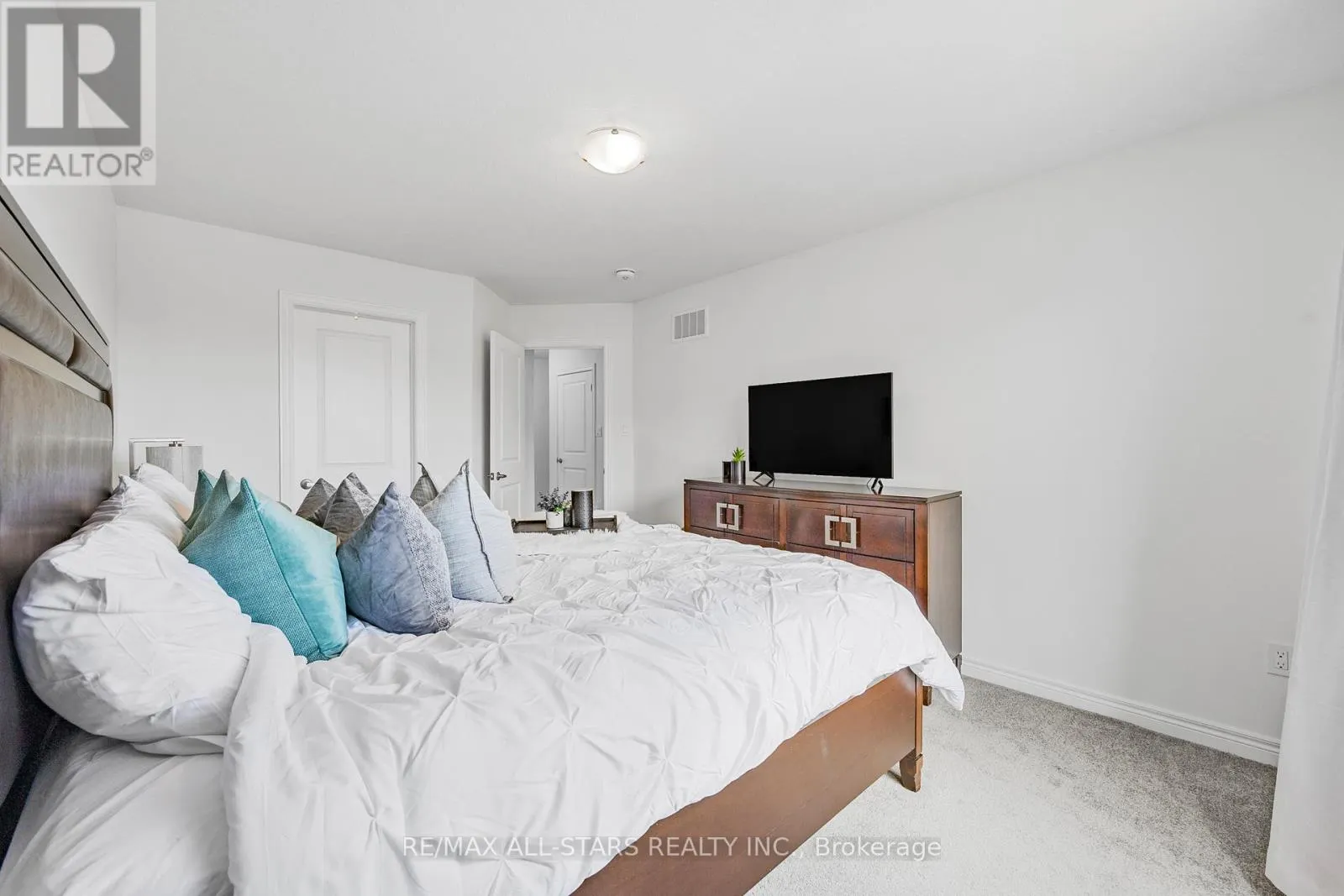 79 DRYDEN LANE