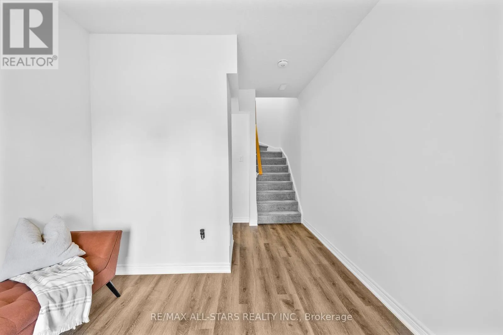 79 DRYDEN LANE