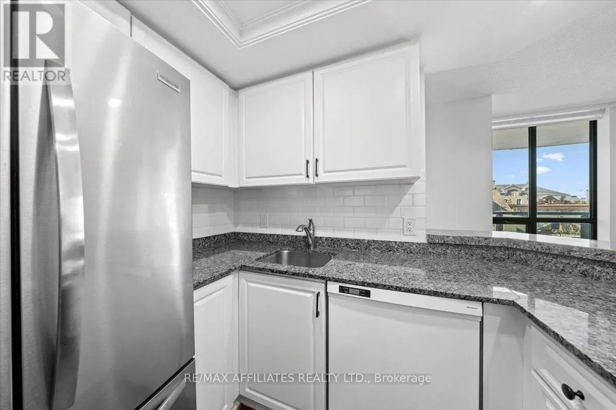 308 - 15 MURRAY STREET