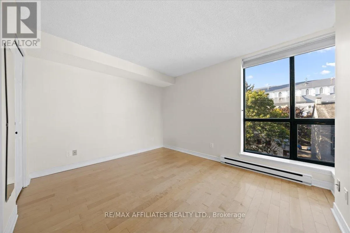 308 - 15 MURRAY STREET