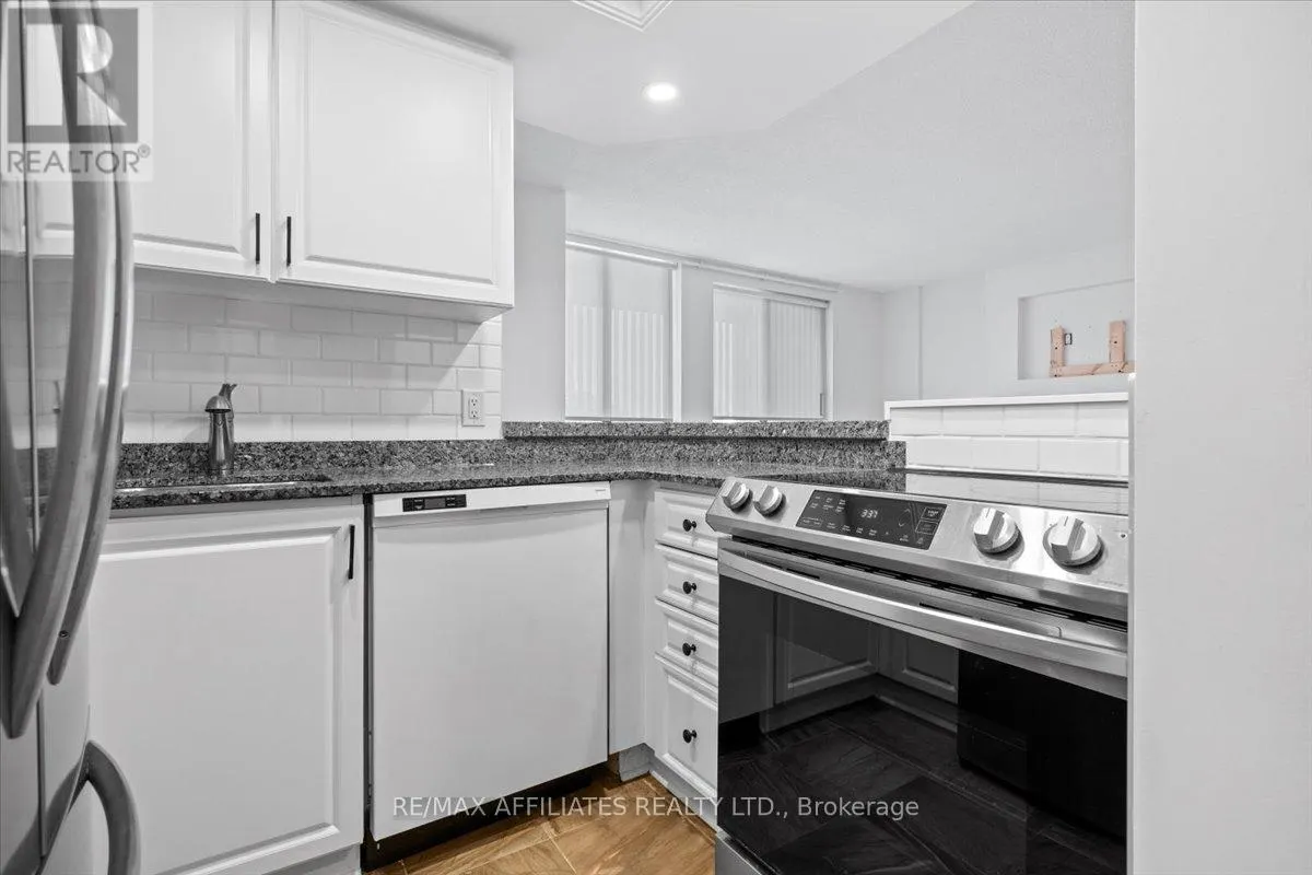 308 - 15 MURRAY STREET
