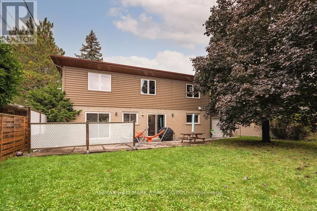 960 ELSETT DRIVE