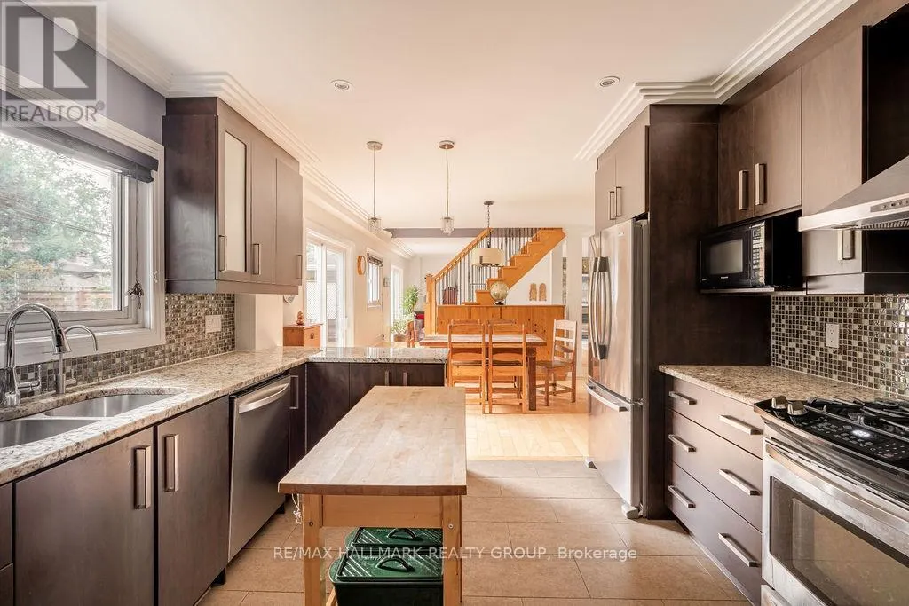 960 ELSETT DRIVE