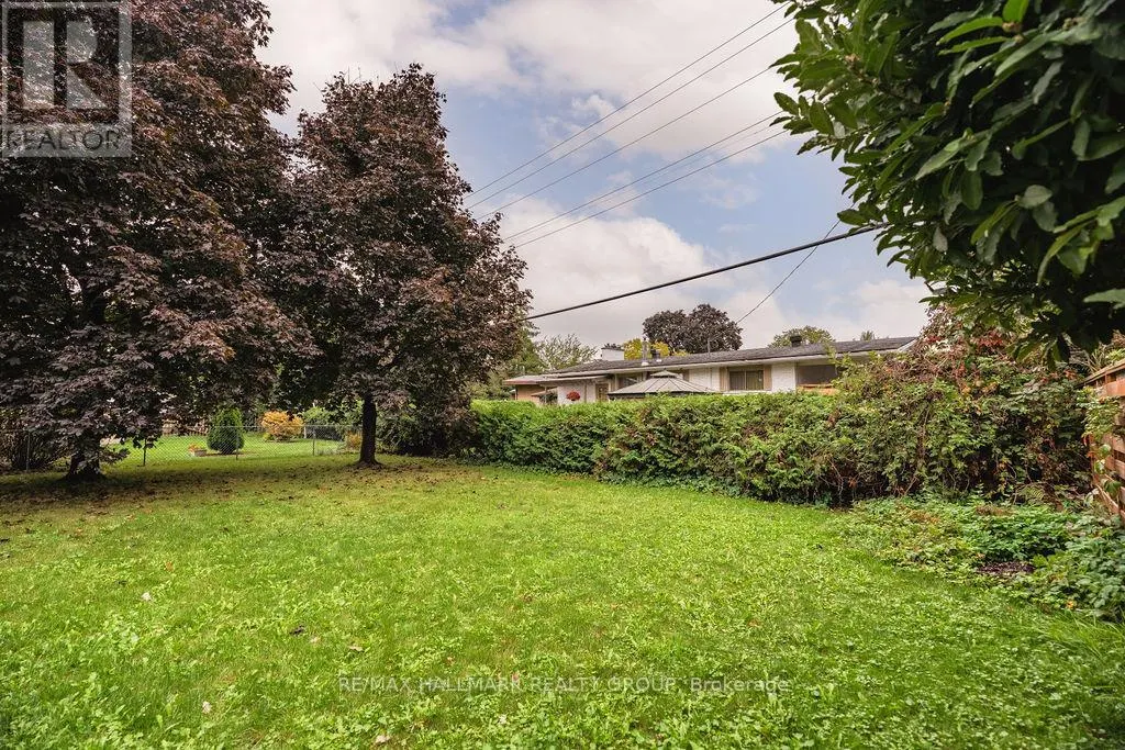 960 ELSETT DRIVE