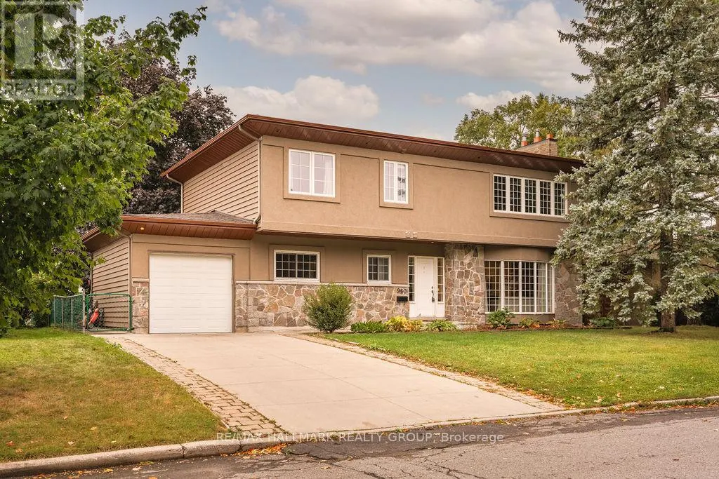 960 ELSETT DRIVE