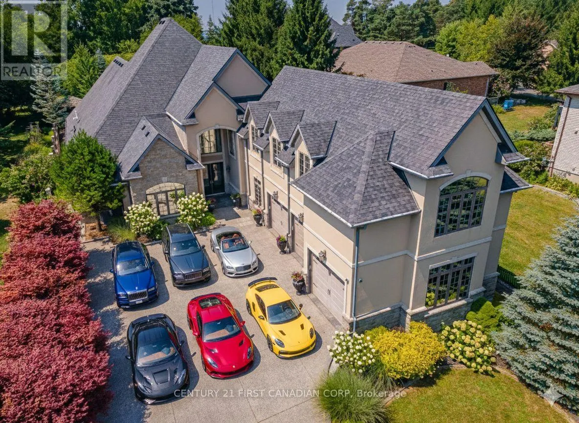 547 CRESTWOOD DRIVE